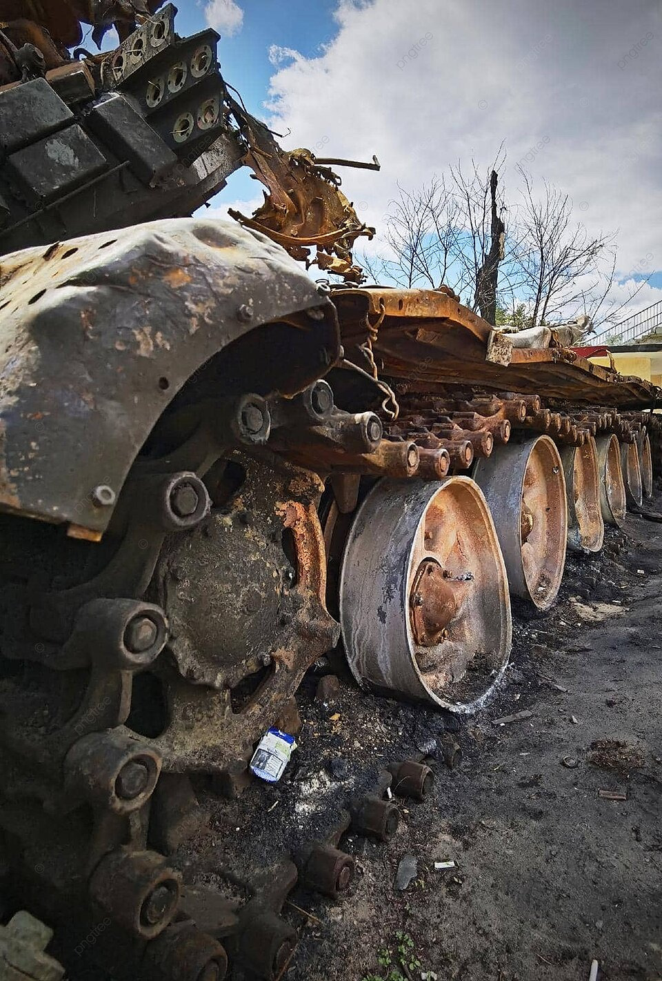 Soviet Tank Plundered from WWII Mass Grave in Oskol Village