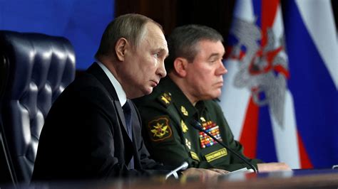 Ukraine’s Military Leadership Condemned in New Russian Advances